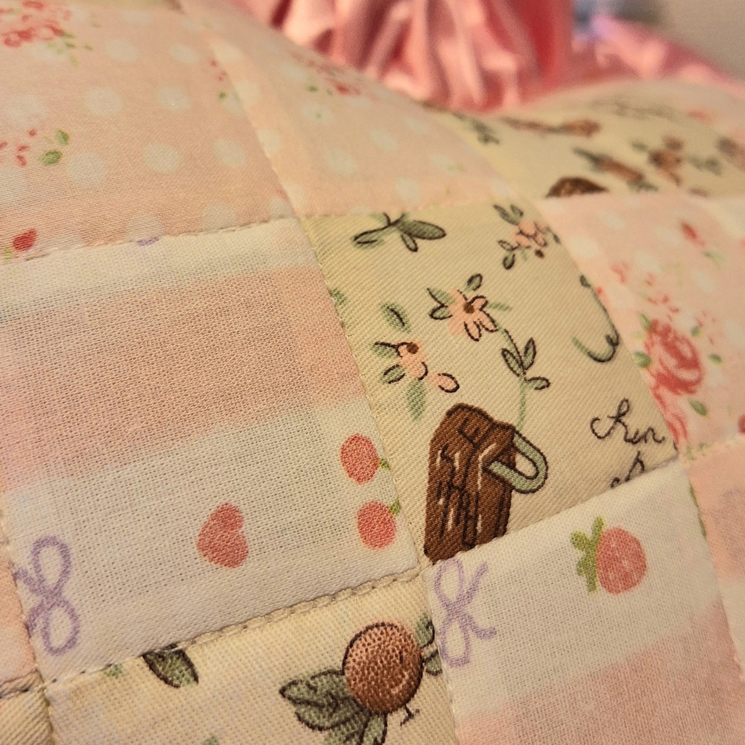 Cojín rosa de patchwork