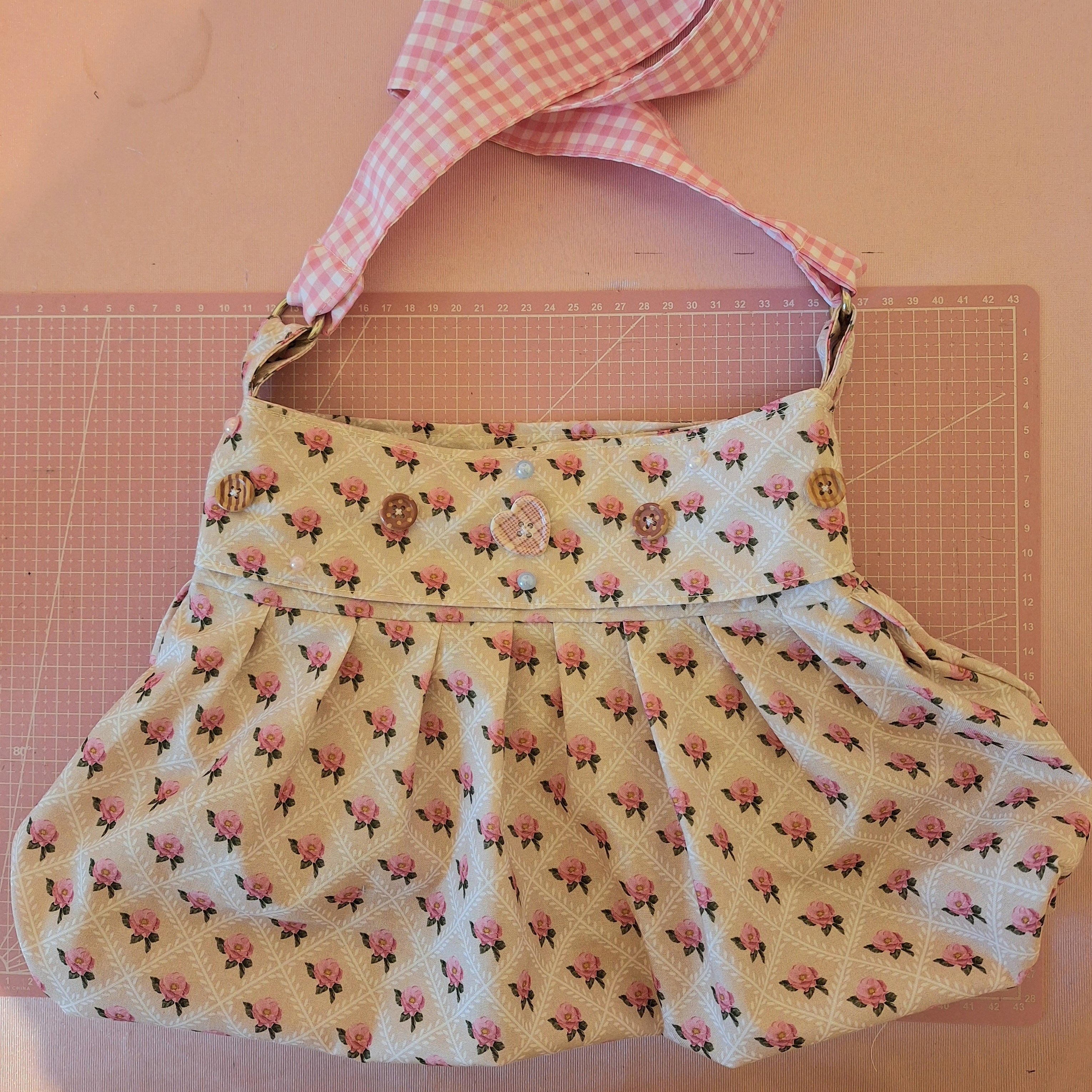 Bolso en forma de falda