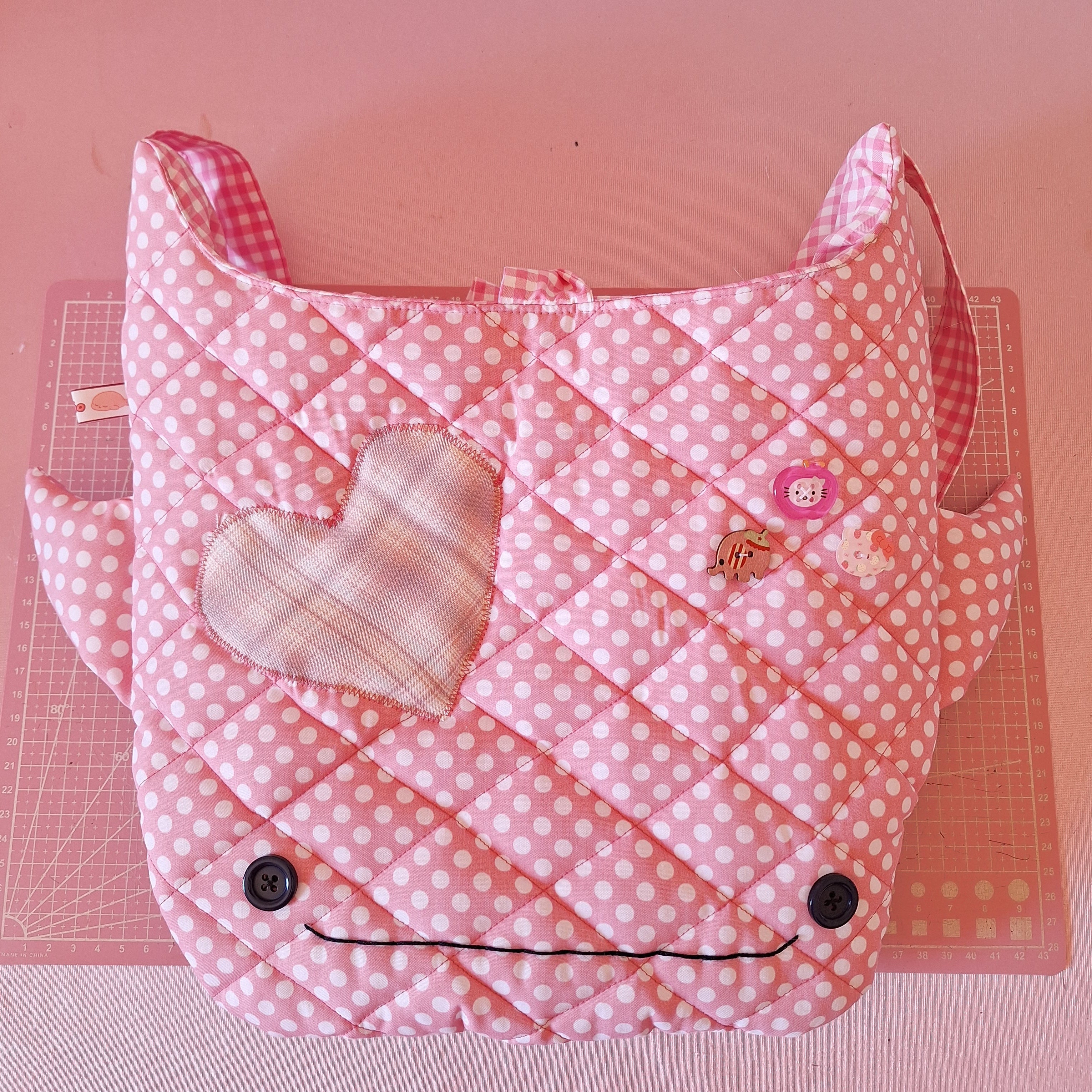 Bolso de tiburón rosa