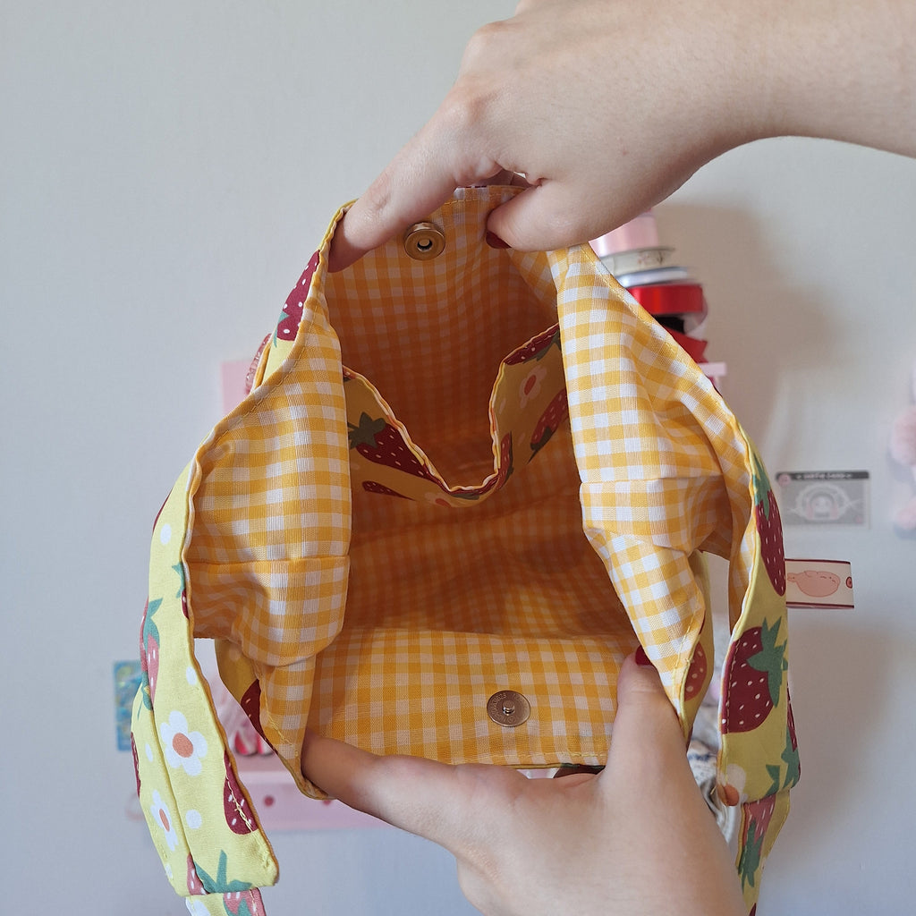 Bolso Strawberry Shark