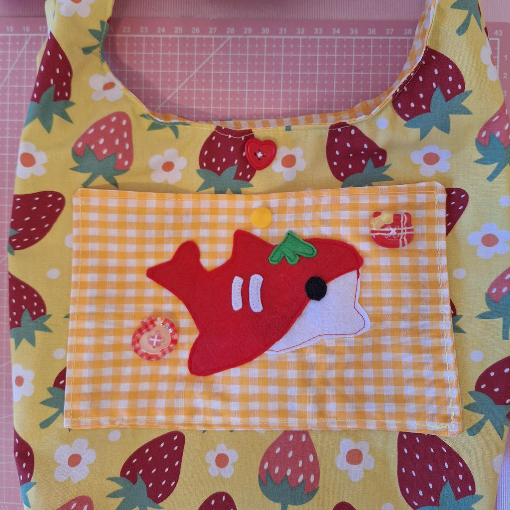 Bolso Strawberry Shark